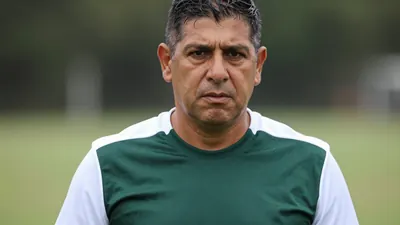 El entrenador de Los Angeles FC, Marc Dos Santos, ha expresado su opinión sobre la necesidad de un formato más justo para...