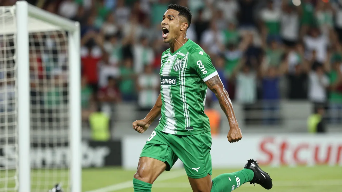 Santos Laguna logra un emocionante empate en casa contra Macará en la Copa Sudamericana, con un gol de Neymar y otro de...