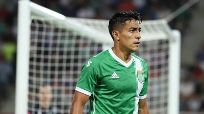 Los Guerreros obtienen su primer punto del torneo tras un empate sin goles, con la expulsión de Fernando Gorriarán y la...