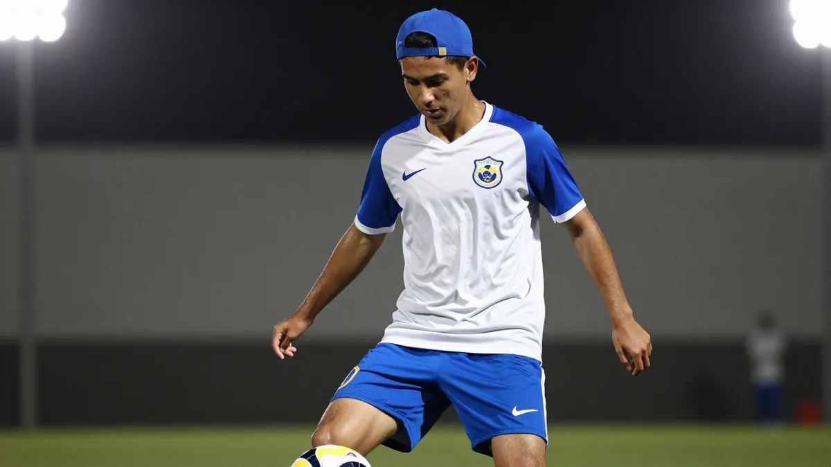 Santos Laguna ha adquirido a Mauricio Cuevas, un defensor experimentado de LA Galaxy, en un traspaso que fortalece la...