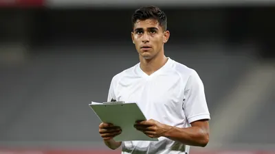 The 23-year-old Mexican forward completed his medical exams and joins Santos Laguna on loan with a purchase option...