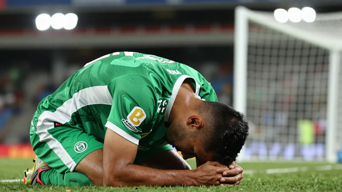 Santos Laguna cayó 3-2 ante Puebla en la Jornada 5 de la Liga MX, resultado que los mantiene en el fondo de la tabla con...