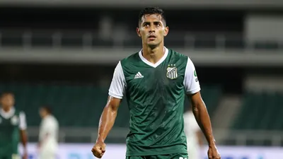 En un partido crucial del torneo, Santos Laguna venció a Monterrey por 3-0